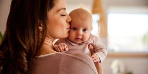 Les parents plaident pour un congé parental long et mieux rémunéré