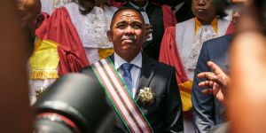 Évangélique, mutin, ancien détenu… Qui est le colonel Randrianirina, nouveau président de Madagascar ?