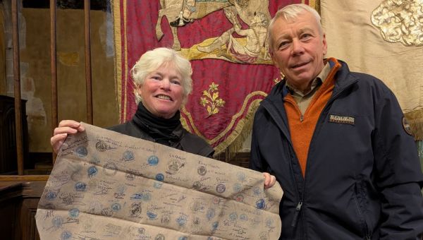 L’incroyable pèlerinage d’Ann Sieben à travers les 305 communes Saint-Martin de France