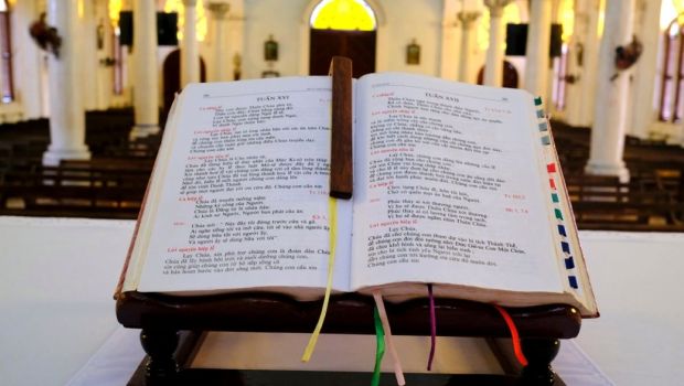 Misal romano, consagración, especies, pan, vino, sacramentos, ministro, sacerdote, obispo