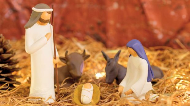 « Un carton » : Ce couple s’est lancé dans la création de crèches « Made in France »