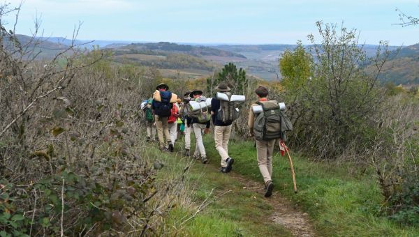 “Ne le cachez pas” : le premier forum de l’emploi 100% scout s’ouvre à Paris