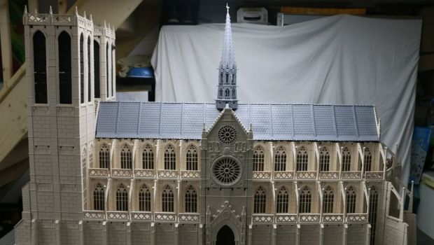 Un rémois a construit Notre-Dame de Paris en playmobil