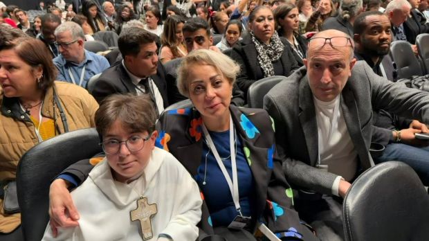 Zepour, avec son mari et son fils