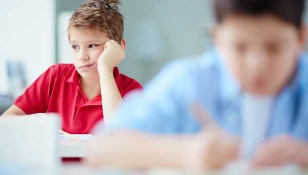 Corner Item Image - Mon enfant a du mal à se concentrer en classe : que faire ?