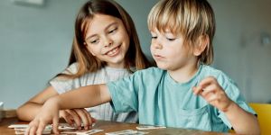 Peur, colère, sommeil… Ces jeux qui aident les enfants à grandir