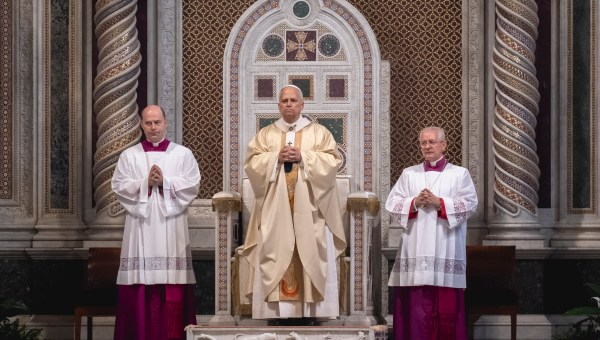Corner Item Image - Angélus : “Le véritable sanctuaire de Dieu est le Christ mort et ressuscité”