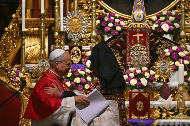 pope-leo-xiv-patriarch-sahak-ii-armenian-apostolic-cathedral-istanbul