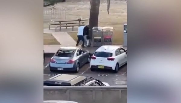 Fusillade en Australie : l'acte héroïque d'un passant face à un tireur