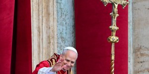 “Celui qui n’aime pas est perdu” : la première bénédiction Urbi et Orbi de Léon XIV