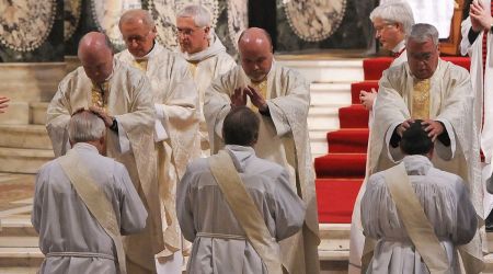 Pourquoi tant de prêtres anglicans rejoignent les rangs de l’Église catholique