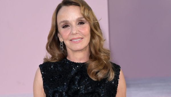 Corner Item Image - Cette star d'”Emily in Paris” est passionnée par la Vierge Marie