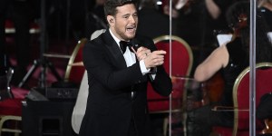 [VIDÉO] Michael Bublé fait chanter Léon XIV !