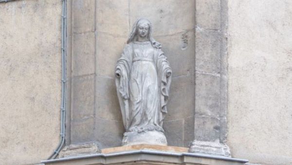 Corner Item Image - Dans les rues de Lyon, la Madone a retrouvé sa place