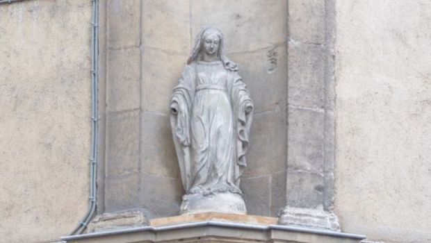 Dans les rues de Lyon, la Madone a retrouvé sa place