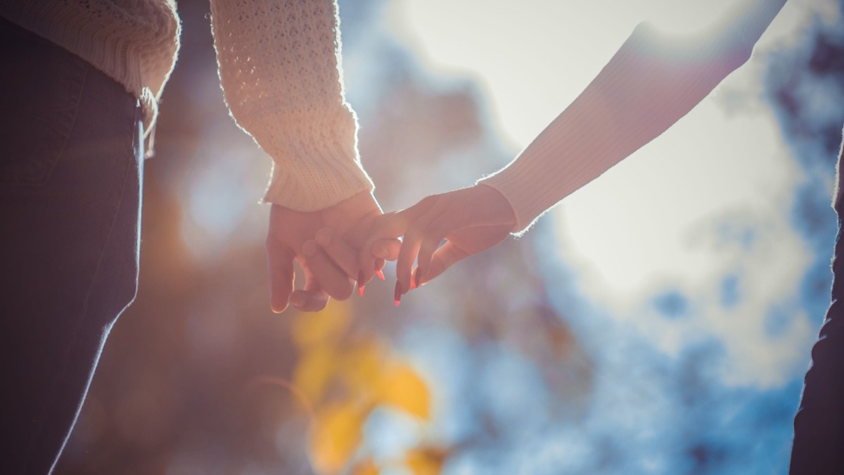hands-couple-fidelite-amour.jpg
