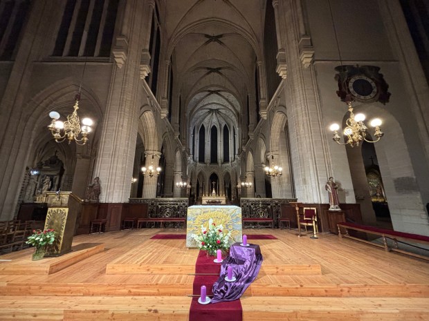 interieur-eglise-saint-germais-auxerrois-paris