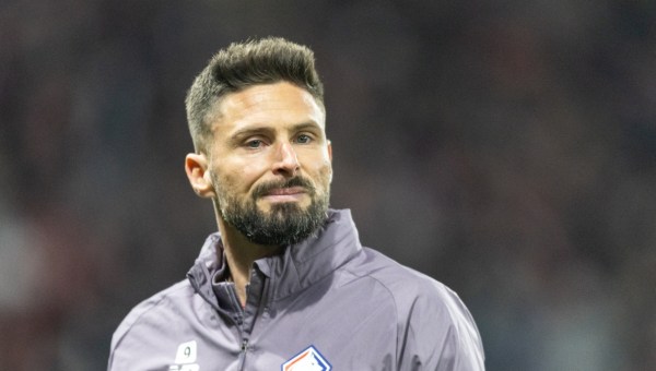 Corner Item Image - Olivier Giroud, fan numéro 1 du “Roi des rois”