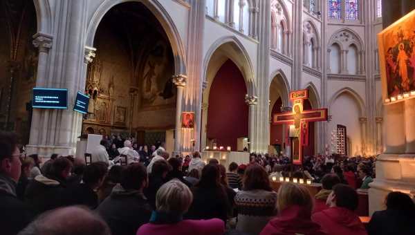 48e Rencontre européenne de Taizé à Paris pour le Nouvel An - Eglise Saint Ignace