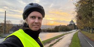 Pédaler pour rendre grâce : le pèlerinage d’Aymeric jusqu’à Lisieux