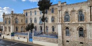 L’hôpital Saint-Louis, 170 ans de soins et d’humanité au pied des remparts de Jérusalem