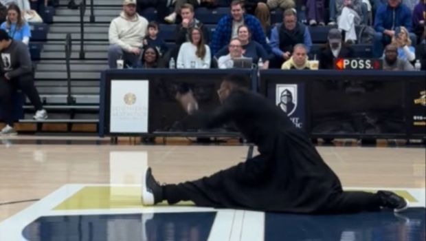 Un prêtre enflamme un match sur "Bye Bye Bye" de NSYNC