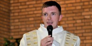 “C’était un amoureux de l’Évangile” : vive émotion à Lille après la mort du père Damien Bindault