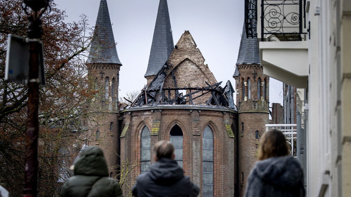 eglise-amsterdam.jpg