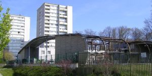 La joie des prêtres des cités