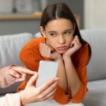 Contrôle parental : combien de temps d’écran pour un adolescent ?