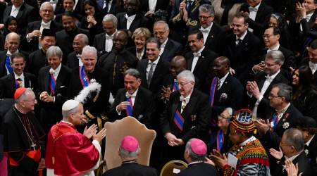 “Un langage à la saveur orwellienne” : la mise en garde de Léon XIV devant les diplomates