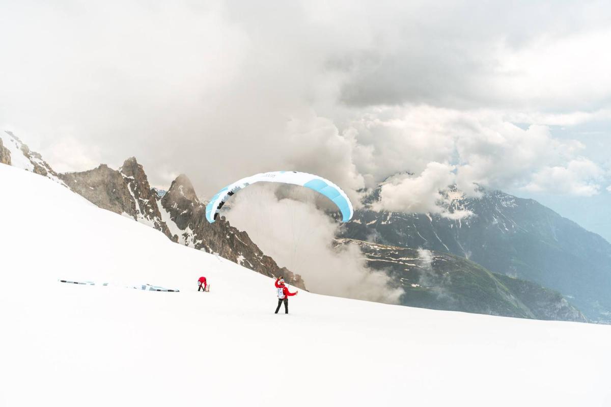 {"rendered":"Sept sommets, sept madones : la vertigineuse odyss\u00e9e de deux alpinistes"}