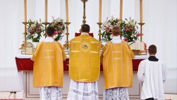 Corner Item Image - Le Vatican va recevoir les lefebvristes