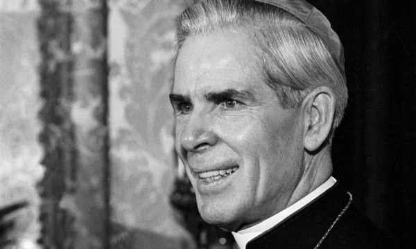 Saint et charismatique, le télévangéliste Fulton Sheen