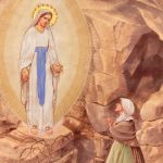 Pourquoi la Vierge Marie est-elle si jeune dans ses apparitions ?