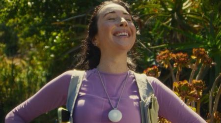 Un “ami” autour du cou : l’illusion relationnelle selon Friend.com