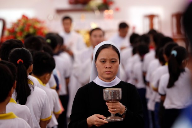 eglise-vietnam-communion