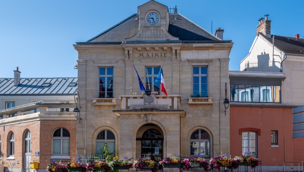 facade-mairie-chatillon-municipales-shutterstock