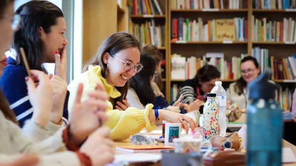 Enseignants : les écoles hors contrat au défi de la formation