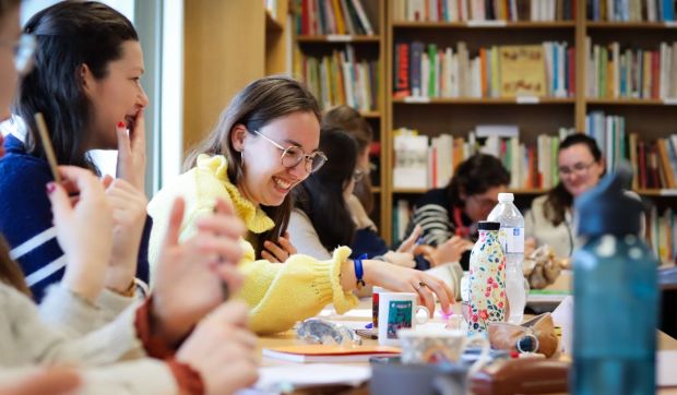 Corner Hero Image - Enseignants : les écoles hors contrat au défi de la formation