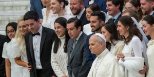 pope-leo-xiv-and-newlywed-couples