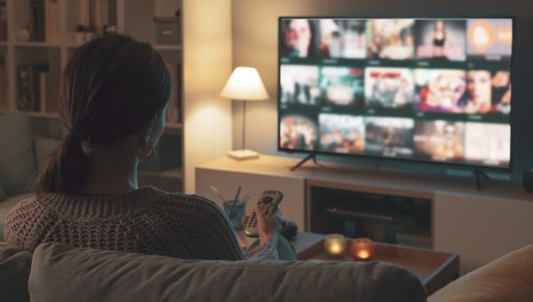 Virginie Martin : “Sous couvert de divertissement, les séries sont rarement neutres”