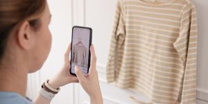 “Mon ado vend ses vêtements sur Vinted” : les parents entre admiration et culpabilité