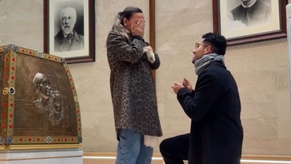 Corner Item Image - Ces fiancés aux 1,5 million d’abonnés ont choisi sainte Thérèse comme témoin