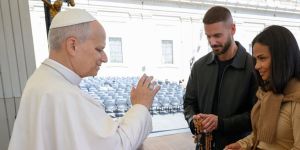 “Gravé pour l’éternité” : Matt Pokora et son épouse bénis par le Pape