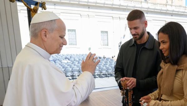 Corner Item Image - “Gravé pour l’éternité” : Matt Pokora et son épouse bénis par le Pape