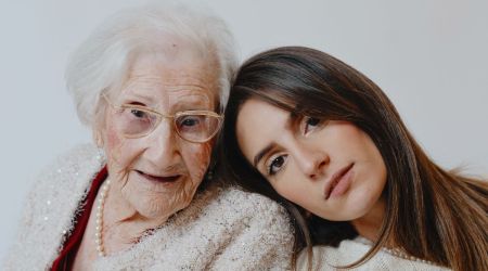 78 ans d’écart et pourtant c’est l’amour fou entre Mel et Fernande
