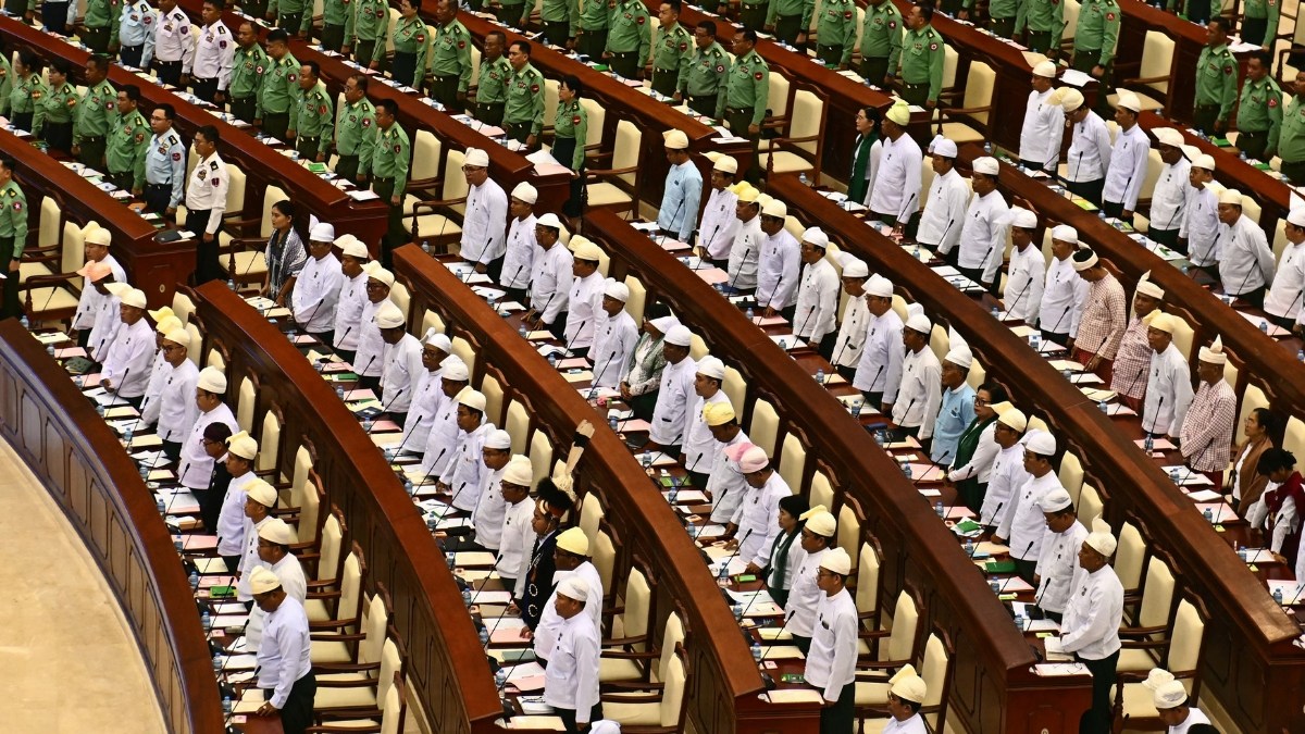 parlement-Birmanie-.jpg