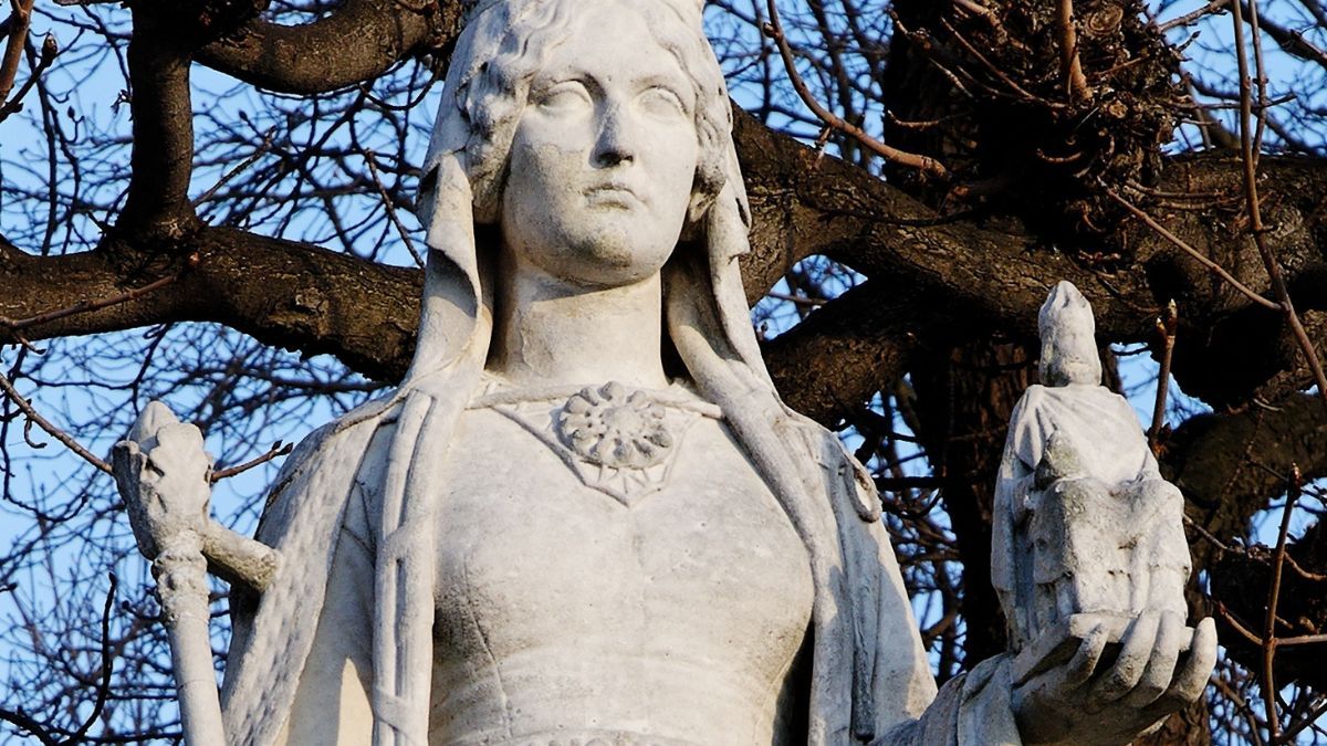 tombe-berthe-de-laon-epouse-pepin-le-bref-reine-carolingienne