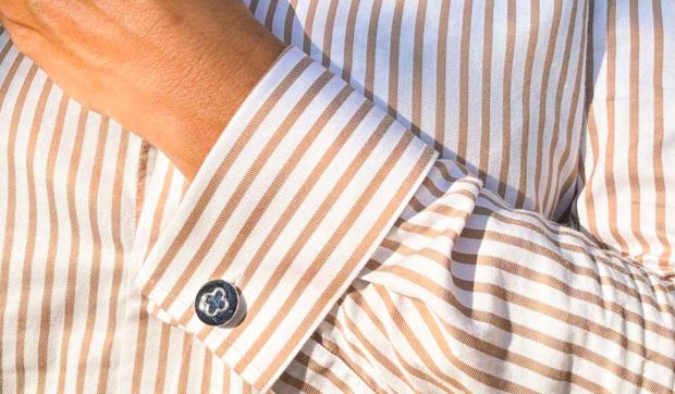 Corner Hero Image - Les boutons de manchette, de discrets témoins de foi ou d’engagement